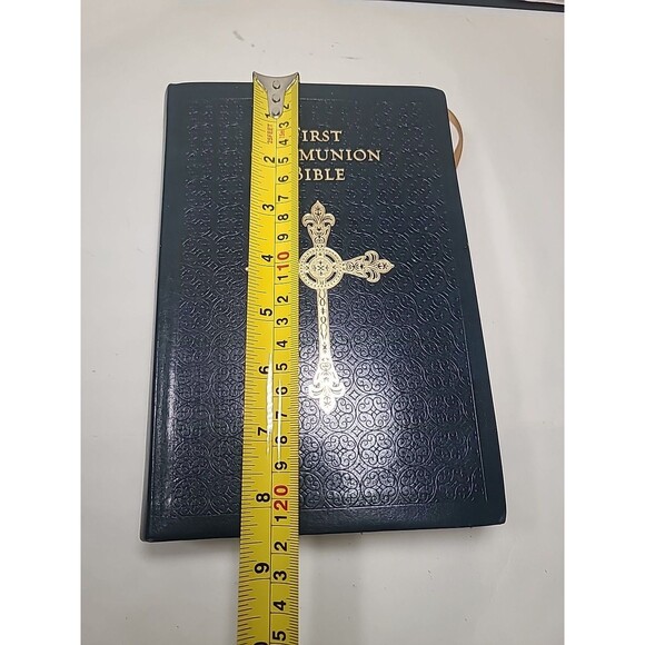 2009 First Communion Bible Saint Benedict Press Old & New Testament - Picture 3 of 9